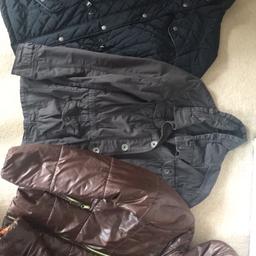 1 brown/orange padded jacket Etirel
1 grey urban style jacket Esprit
1 black stepped jacket Primark