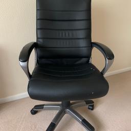 Selling a Tiago high back office chair. Used in good condition, some wear and tear on seat and arms - one more so than the other (see photos).

A very comfortable chair that has much more use left in it.

It is adjustable in seat height and tilt tension and has tilt lock in the upright position. Sits on 5 castor wheels. 

From a smoke and pet free home. 

Height of seat back: 65cm
Chair width arm to arm: 62cm

£18