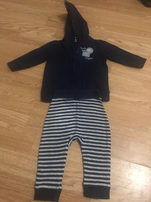 Buy & Sell Barking and Dagenham Romford - Barking and Dagenham - Photos for Winnie the Pooh Baby Tracksuit