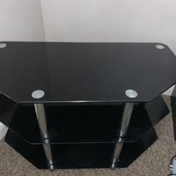 Tv stand in good condition selling due to changing colour furniture