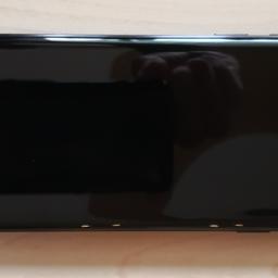 Ein Jahr altes Samsung S9 ohne Kratzer tadelloses Display da immer in Handytasche ikl. Ladestecker u. Ladekabel u. Schutztasche.