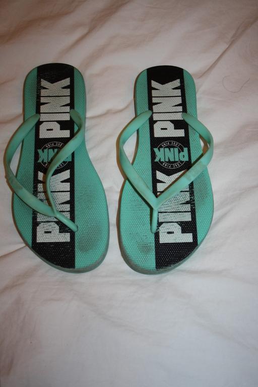 Buy & Sell North West London Chalk Farm - North West London - Photos for WOMENS SIZE 4 FLIP FLOPS