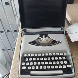 excellent, little used typewriter. 
item in whickham
or collect from Springwell village.  
collection or local delivery at cost

OFFERS
