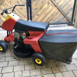 Great little mower, has been very reliable and easy to use. Electric start with pull cord backup. Has 3 speeds and 5 cutting heights. The deck has electric engagement of the blade with safety cut out. There are no holes in the deck or damage to the bodywork. Has grass collection basket or can discharge from the rear, does not mulch grass.

The mower has just had a full service including drive and blade pulley bearings, blade clutch, battery and electrics.

Local delivery can be arranged.