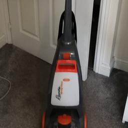 Vax carpet cleaner, good condition, haven't used it in a few years so it's just cluttering up my wardrobe
