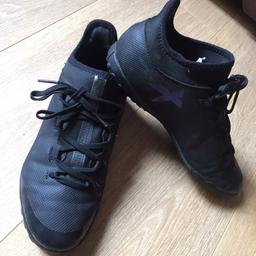 Ladies size 5 UK
In very good condition