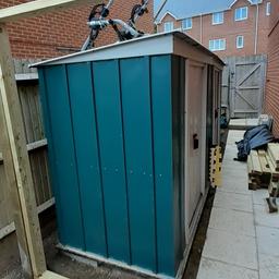 2 for sale 
metal panel shed 6x4 from wickes srp was £200

£75 each or both for £120

good condition, few small dents which could be pulled out. I will also have then flat packed.