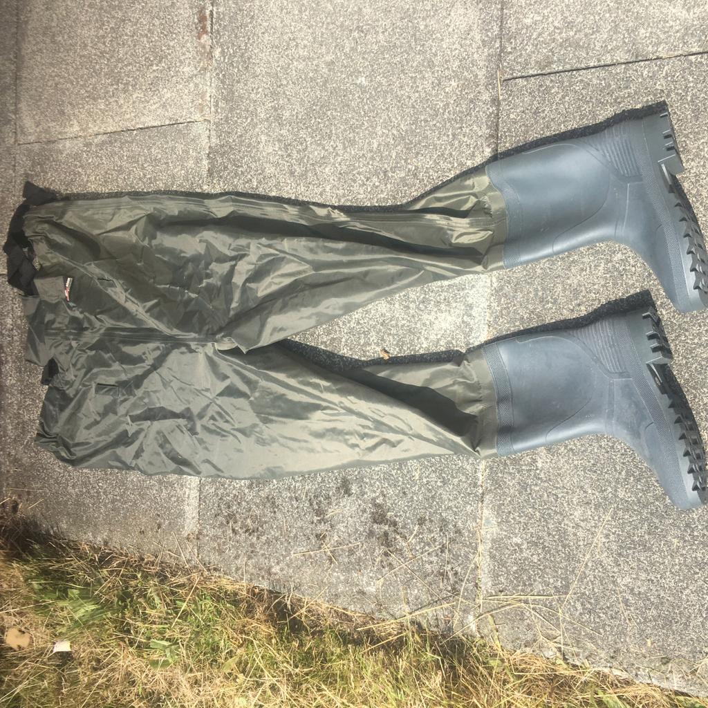 Fishing waders size 9 new in WN2 Wigan for £15.00 for sale