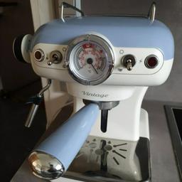 Ariete Retro Siebträger Espressomaschine Vintage gebraucht 2Jahr alt. Druckanzeige funktioniert nicht, kleiner Sprung im Griff....funktioniert einwandfrei

￼