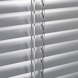 2 x SILVER Aluminium Venetian Blinds 

Aluminium Venetian Blinds - Silver - Width 90 cm x Length 160 cm - 25mm slats.

Brand: HARRISON DRAPE

NEVER OPENED OR USED

Having a clear out.. also for sale elsewhere so..: First Come First Gets! 

Can collect/ drop off (£2)