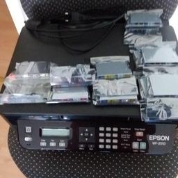 Verkaufe einen Drucker von Epson mit den abgebildeten Patronen. 3 in 1 Funktion. Faxen und scannen dürfte kein Problem sein. Drucker ist nur was für Bastler. Preis VHB