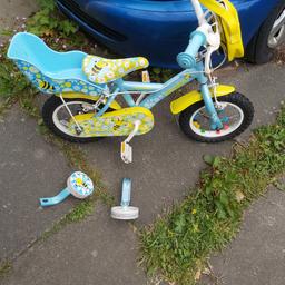 almost new, little used.
honeybee kids bike.
stabilizers included and handlebar bag.
excellent condition.
collection or local delivery for costs.
Tyres excellent, hard and as expected ....nearly new....first to see will buy. 