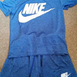 boys blue short and t-shirt set
Nike on the shorts are slightly cracking from being washed but other than that, really good condition.

says age 13 years but there alot smaller, more a age 10

collection only