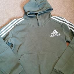 boys green Adidas hoodie
good condition
size 13-14 years tho I'd say it's more a 12-14

collection only