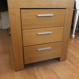 Solid veneer chest of drawers

58 cm width
40 cm depth
66 cm height

Comes with a matching sideboard included in a separate listing

Collection only.