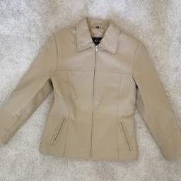 100% leather ladies jacket, beige colour, in very good condition (worn only a couple of times), with 3/4 sleeves, Italian design, very classy and elegant, ideal for a smart casual look. With 2 front pockets and a hidden pocket inside. All fully lined.
Great quality, thick leather. I paid £250 when I bought it.
Grab yourself a bargain.
Cash on collection or I can post via Parcel2Go.