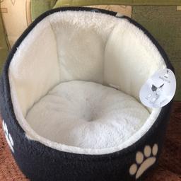 Cat bed new with tags never used