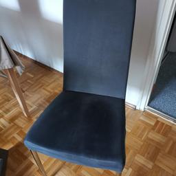 Ich verkaufe 6 Esszimmer Stühle.

5€ pro Stuhl. Auch einzeln zu verkaufen. 

Farbe: dunkelgrau
Sie sind gebraucht, aber in gutem Zustand.

Nur Abholung in München/Moosach.