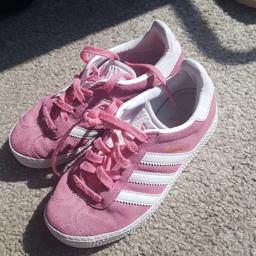 pink gazelle adidas,  good clean condition 
size 11