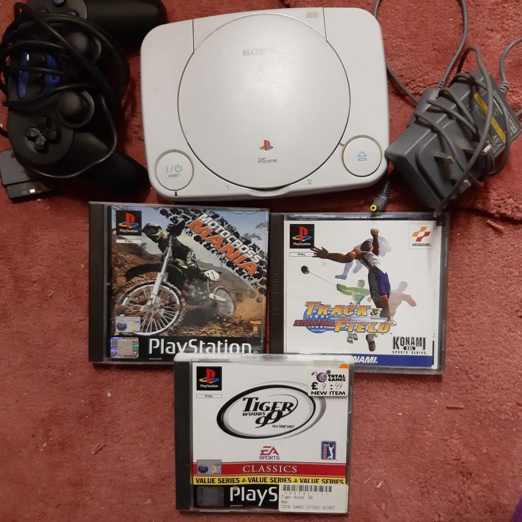 PSONE
Power lead (but no tv connection lead as it broke. we used the ps2 lead) , controller and 3 games
from smoke and pet free home collection oakworth