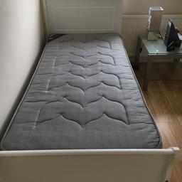Single bed
For sale
Collection only

With mattress

Just a little chip

Good condition

£50
