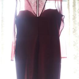 Hi all I'm selling a dress by Lipsy London, size 14, only worn once.