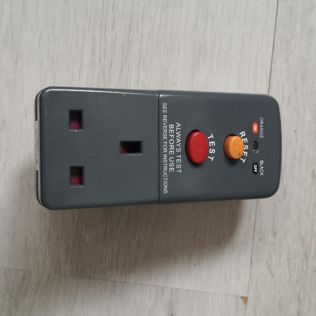 TESCO RCD ADAPTOR PLUG in Basildon für £ 5,00 zum Verkauf Shpock AT