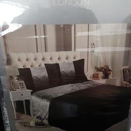 brand new unopened king size duvet set
black/silver

buyer to collect m45