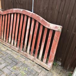 Fence panel good condition ! Will need painting 
Free to collect