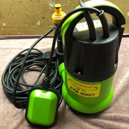 Florabest sump pump with floating switch. Only ever used to drain hot tub so clean and in good working order. Fitted with Hozelock hose coupling. Tech details as per photo.