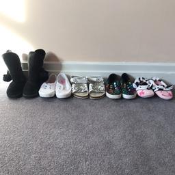 All for £2
White Sandals SOLD
Some more worn than others.

From smoke and pet free home.

Please note: Collection only from Haworth, Keighley. Will not post, cannot deliver. No time wasters.
