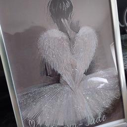 personalsied ballerina winged print
with diamantes dust and diamantes

any name can be added in silver glitter wording

a half price deposit on order will be required upon order due to this being personalised

postage available for £5

thanks for looking x