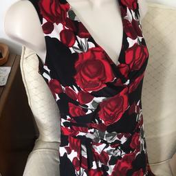 Beautiful Phase Eight Dress, top quality, you will be wearing this for many years to come, barely worn.

You can see the design and the quality, jersey feel to it, very slimming.

Ruched on places for the perfect tummy coverage, grab a bargain!

Please see my other items, major clearance!