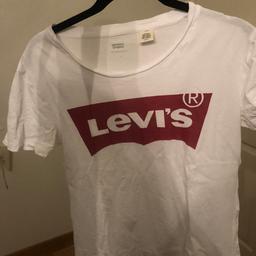 Vit Levis t-shirt i storlek S.