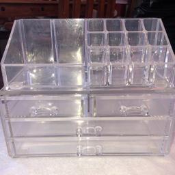 3 Make up organizers
Have a few broken bits and cracks but still fine to use
Will give a good clean x
Message me for postage or collection x