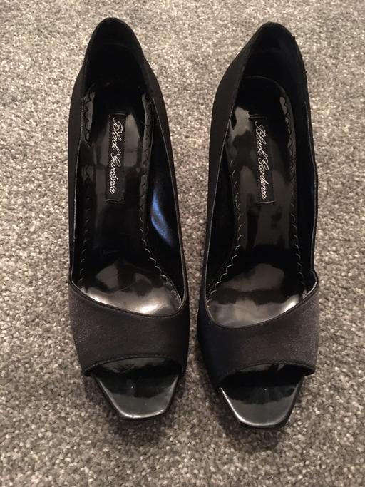 Buy & Sell West London Yeading - West London - Photos for Satin Heels 👠