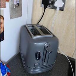 2 slice toaster
Good condition
Only had a few months

Can deliver at extra cost