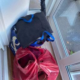 Free bags of clothes, shoes and bags :) Size M