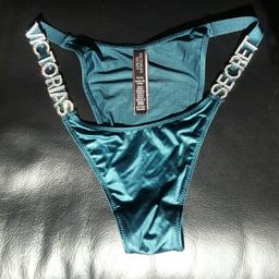 Brand new with tags, very sparkly letter logo on the side straps, brazilian slip panty in deep emerald green color from Victoria's Secret. Rare in both color and model, as sold out 😍 Size S - equivalent to UK size 8-10 ( silky stretchy material). Don't forget to have a look through more items on my profile - there is so much more treasure waiting to be discovered :)