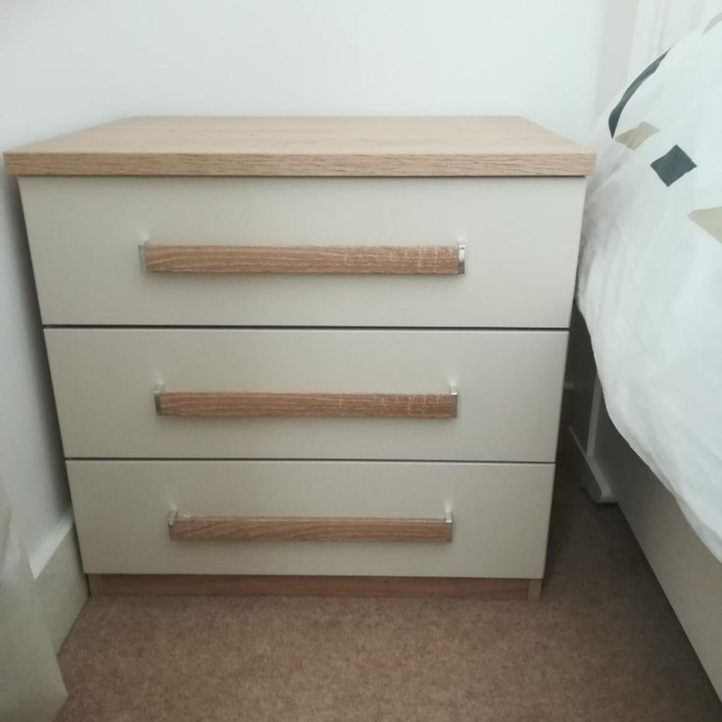 TWO BEDSIDE in ME12 Swale für 80,00 £ zum Verkauf Shpock DE