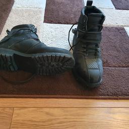 SIZE 9 ROCKET MOTORBIKE BOOTS NEVER BEEN WORN JUST BOUGHT AS A SPEAR PAIR AND PUT IN THE SHED I DON'T RIDE ANYMORE STEEL TOE CAPPED