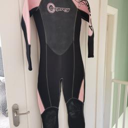 New with tags never been worn wetsuit.
XS Chest 34"
150 to 160cm Height

Adult Ladies