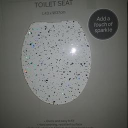 white sparkle toilet seat for sale..

brand new..

measurements are in the pics...

collection from b11