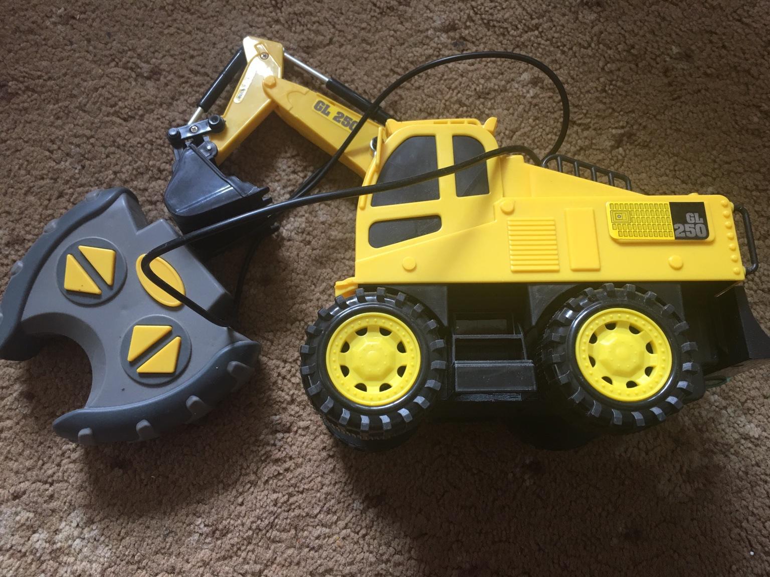 Kids Remote control digger in WV14 Walsall for £5.00 for sale Shpock