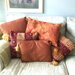 assorted red & gold cushions in good clean condition
1 tassel missing off one of the cushions
Collection WS9