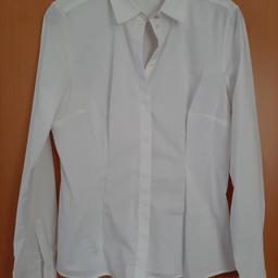 weiße Bluse
Größe 42
nie getragen