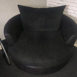 Free to collector

Getting rid due to moving

2 people will need to collect due to the weight of the chair