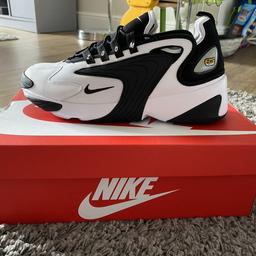 Men’s Nike zoom 2k trainers
Black and white in colour
Size 8.5
Brand new never been worn, it’s just too late to send back