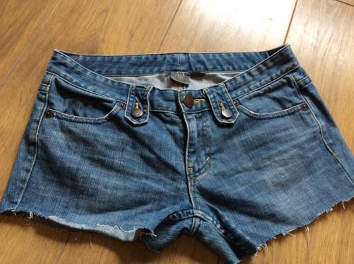 Buy & Sell South East London Crook Log - South East London - Photos for Armani Exchange cutoffs size 6 reg