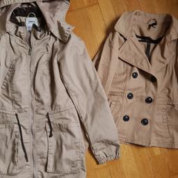 Mantel und Parka von Only sowie H&M, für Details siehe jeweiliges Einzelinserat. Ärmel der helleren Jacke hat einen kleinen schwarzen Fleck, Zustand sonst neuwertig.
Versand möglich.